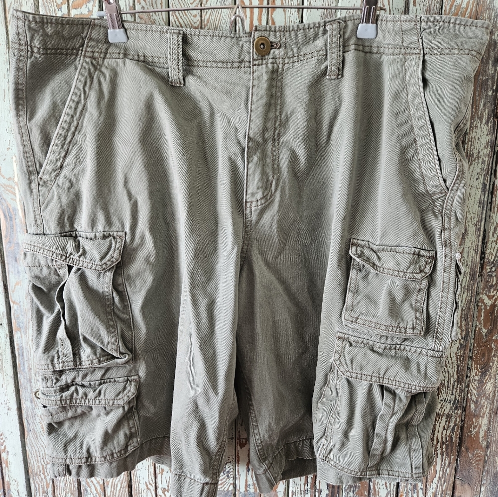 No Boundaries sz 42 shorts